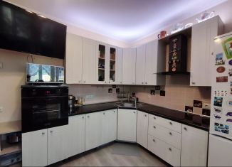 Продам трехкомнатную квартиру, 76.9 м2, Омская область, улица Орджоникидзе, 274