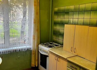 Продаю 3-ком. квартиру, 58.2 м2, Череповец, Устюженская улица, 22