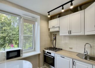 Продам двухкомнатную квартиру, 43 м2, посёлок Шушары, Колпинское шоссе, 8