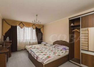 Продам трехкомнатную квартиру, 93 м2, Тюмень, улица Московский Тракт, 143к1