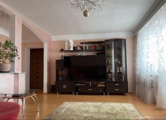 Продается 3-комнатная квартира, 93.4 м2, Туймазы, улица 70 лет Октября, 1