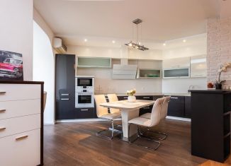 Продаю 2-ком. квартиру, 90 м2, Краснодар, микрорайон Черемушки, Кубанская улица, 45к1