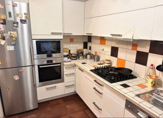 Сдача в аренду 2-ком. квартиры, 64 м2, Санкт-Петербург, Тверская улица, 3/1, метро Площадь Восстания