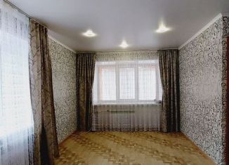 Продам 1-ком. квартиру, 30 м2, Азнакаево, улица Ямашева, 1