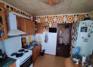 Продается 2-комнатная квартира, 54 м2, Великие Луки, Гражданская улица, 18к1