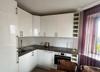 Сдача в аренду 2-ком. квартиры, 52 м2, Подольск, проспект Ленина, 10