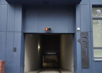 Сдача в аренду машиноместа, 15 м2, Екатеринбург, улица Титова, 2