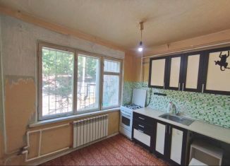 Продается 3-комнатная квартира, 68 м2, Краснодарский край, улица Атарбекова, 29