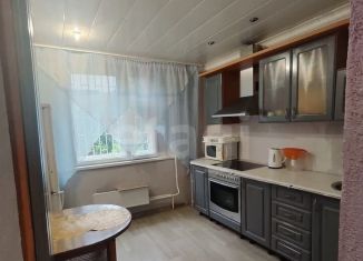 Продается трехкомнатная квартира, 59 м2, Тюмень, улица Домостроителей, 16