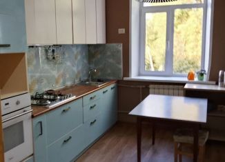 Трехкомнатная квартира в аренду, 70 м2, Бор, улица Щербакова, 2