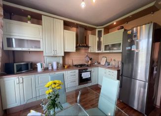 Двухкомнатная квартира в аренду, 60 м2, Калининград, Красная улица, 109