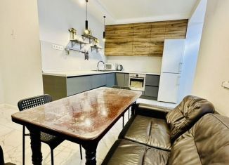 Продается 2-комнатная квартира, 74 м2, Краснодарский край, улица имени Симиренко, 11