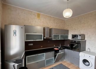 Сдаю 1-ком. квартиру, 45 м2, Тюмень, улица Валерии Гнаровской, 12к2