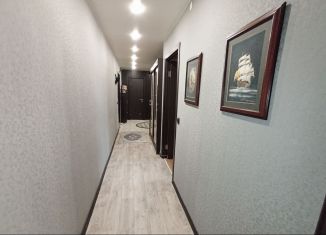 Продам 3-ком. квартиру, 63 м2, Новоуральск, улица Мичурина, 8