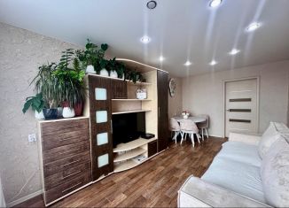 Продаю трехкомнатную квартиру, 59.5 м2, Барнаул, улица Энтузиастов, 9/1