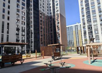 Продам 2-ком. квартиру, 59 м2, Воронеж, улица Пескова, 6