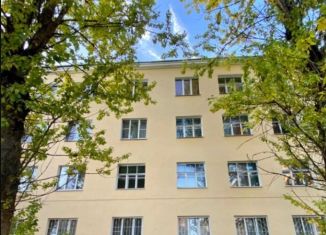 Продажа четырехкомнатной квартиры, 79 м2, Санкт-Петербург, улица Дудко, метро Елизаровская