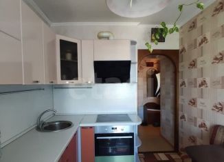 Продаю двухкомнатную квартиру, 52.5 м2, Тюмень, улица 50 лет ВЛКСМ, 107