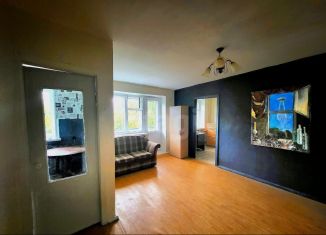 Трехкомнатная квартира в аренду, 57 м2, Тюмень, Холодильная улица, 132