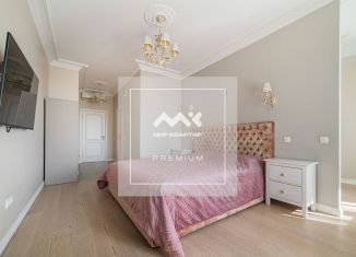 Сдача в аренду 3-ком. квартиры, 134 м2, Санкт-Петербург, Новгородская улица, 23