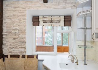 Продаю 2-комнатную квартиру, 51 м2, Тюмень, улица Василия Гольцова, 28