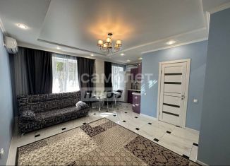 Продаю 2-комнатную квартиру, 41.2 м2, Майкоп, улица Шовгенова, 4