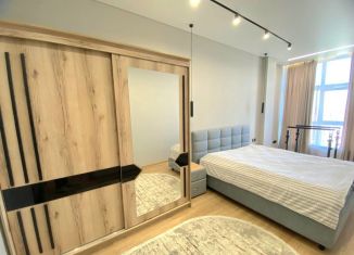 Сдаю 2-комнатную квартиру, 72 м2, Крым, улица Маршала Советского Союза Буденного С.М., 33к4