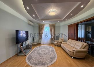 Продаю трехкомнатную квартиру, 116 м2, Казань, Чистопольская улица, 28