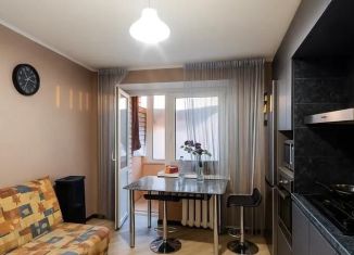 2-ком. квартира на продажу, 73.2 м2, Саратов, Усть-Курдюмская улица, 1