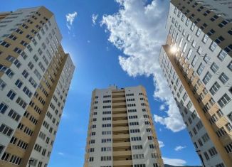 Продаю 2-ком. квартиру, 69 м2, Крым, улица Кирова, 155Ак1