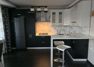 Сдаю 3-ком. квартиру, 90 м2, Лиски, проспект Ленина, 49