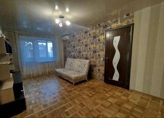 Продаю 2-комнатную квартиру, 45.2 м2, Армавир, улица Ленина, 38