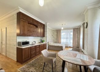 Сдаю квартиру студию, 44 м2, Тюмень, улица Сакко, 24