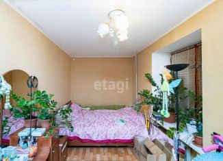 Продается 2-ком. квартира, 42 м2, Тюмень, улица Щорса, 11