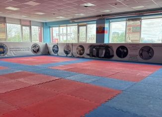 Сдам в аренду помещение свободного назначения, 230 м2, Тюмень, улица 30 лет Победы, 142Б, Восточный округ