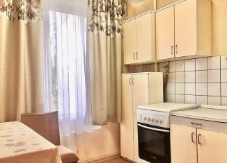 Сдаю 3-ком. квартиру, 60 м2, Москва, улица Молдагуловой, 28к3, метро Выхино