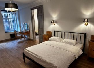 Сдаю двухкомнатную квартиру, 60 м2, Санкт-Петербург, Большая Конюшенная улица, 17