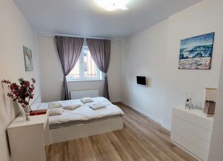 Сдаю в аренду 1-комнатную квартиру, 35 м2, Москва, улица Генерала Донскова, 27к5