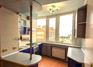 Продаю 3-ком. квартиру, 99 м2, Ейск, Красная улица, 57А