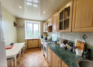 Продается 2-комнатная квартира, 51.3 м2, Киров, улица Кирова, 32