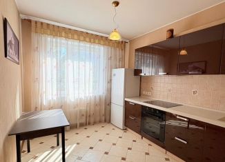 Сдается 1-ком. квартира, 40 м2, Люберцы, Комсомольский проспект, 21