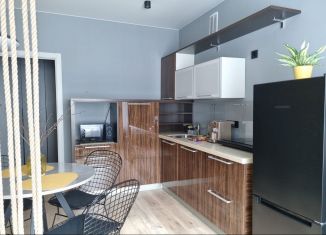 Сдается в аренду однокомнатная квартира, 41 м2, Екатеринбург, Тюльпановая улица, 7, Орджоникидзевский район