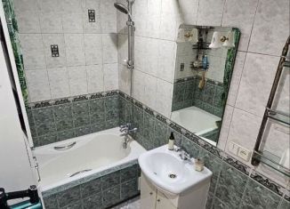 Продаю 2-ком. квартиру, 47.4 м2, Екатеринбург, улица Амундсена, 71, Ленинский район