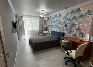 Сдам в аренду 1-комнатную квартиру, 42.5 м2, Благовещенск, улица 50 лет Октября, 8