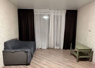 Сдается в аренду однокомнатная квартира, 32 м2, Москва, улица Новаторов, 32