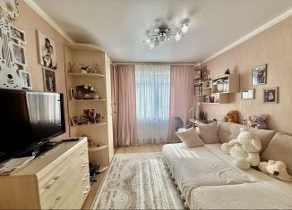 Продам двухкомнатную квартиру, 50 м2, Каменск-Шахтинский, микрорайон 60 лет Октября, 10