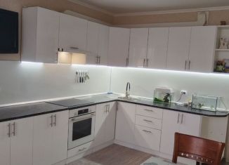 Продается трехкомнатная квартира, 92 м2, Анапа, улица Ленина, 229