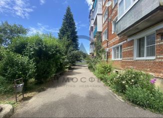 Продается 1-комнатная квартира, 31 м2, Апшеронск, улица Кирова, 24