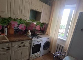 Сдается в аренду 2-ком. квартира, 46 м2, Кингисепп, Аптекарский переулок, 11