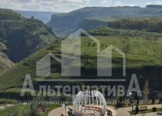 Продается однокомнатная квартира, 35 м2, Кисловодск, улица Катыхина, 185с2